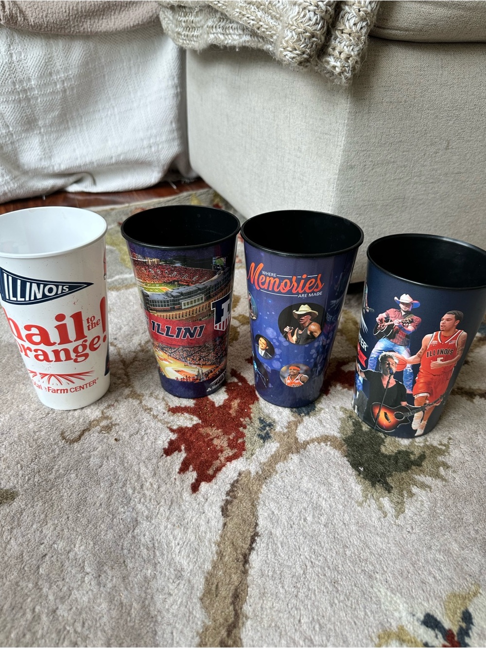 Vintage University Of Illinois Fighting Illini Basketball Plastic Cups Lot Of 4